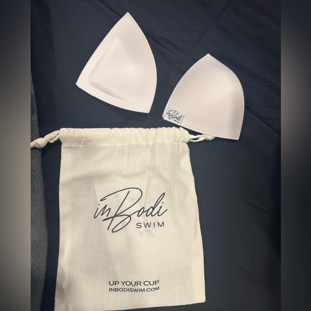iNBodi swim cup pads